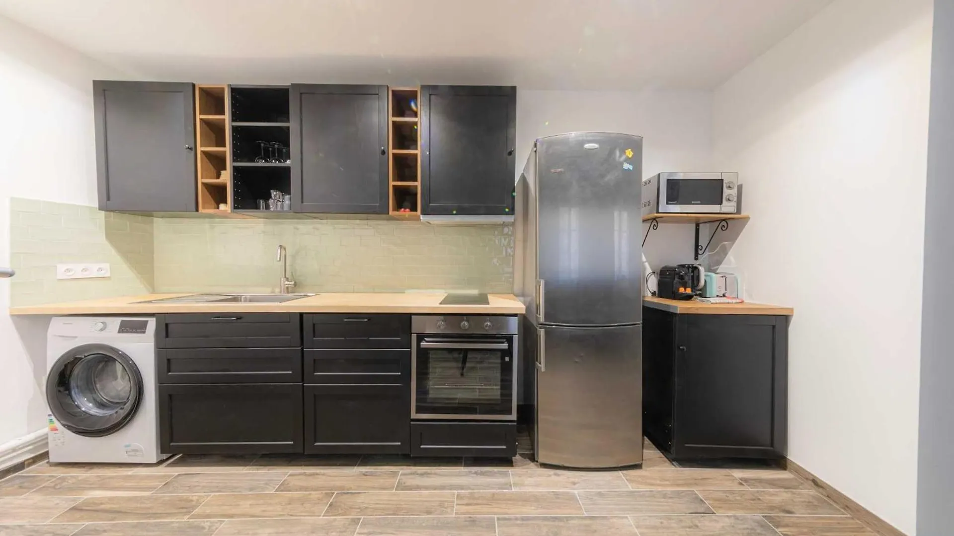 Urban Refuge In The Heart Of The Marsh 1bdr - 3p *