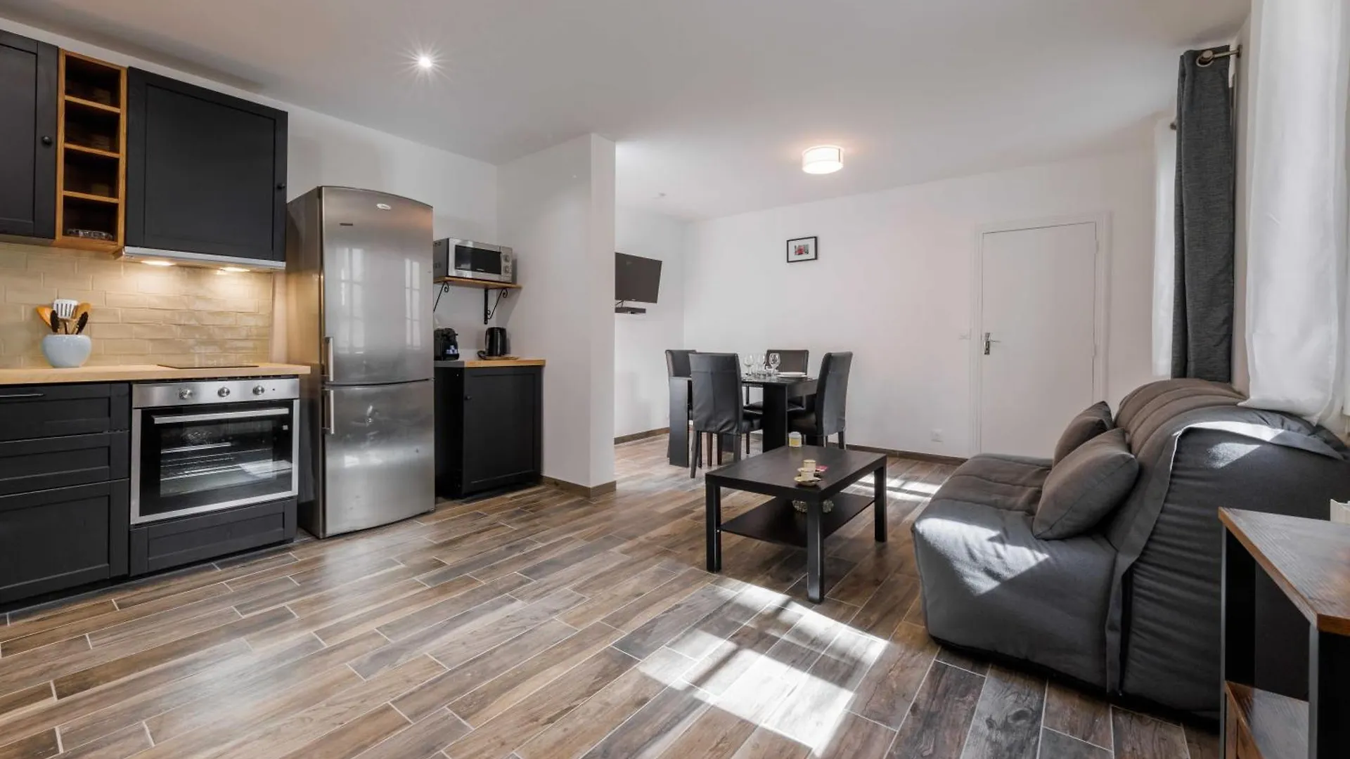 Urban Refuge In The Heart Of The Marsh 1bdr - 3p Paryż